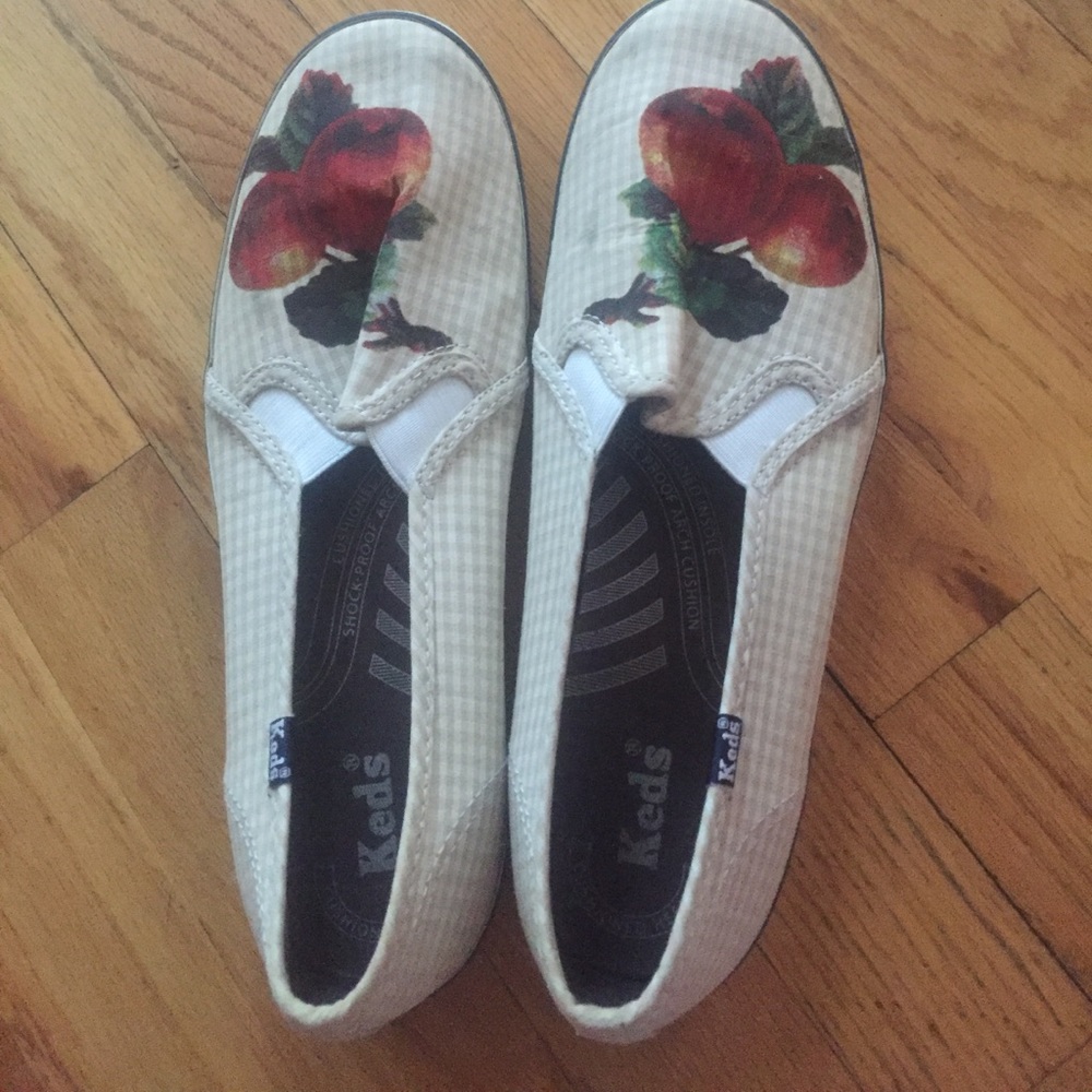 Slip-On Peach Plaid Keds